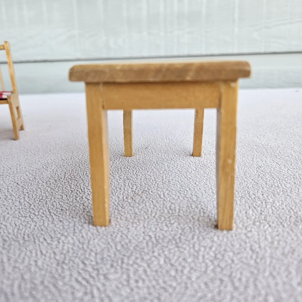 Dollhouse Miniature Dining Room Table 4 Chairs Wood Red Checkered Cushion 1:12